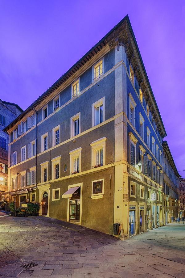 Bed and Breakfast Residenza D'Epoca Le Aquile à Sienne Extérieur photo