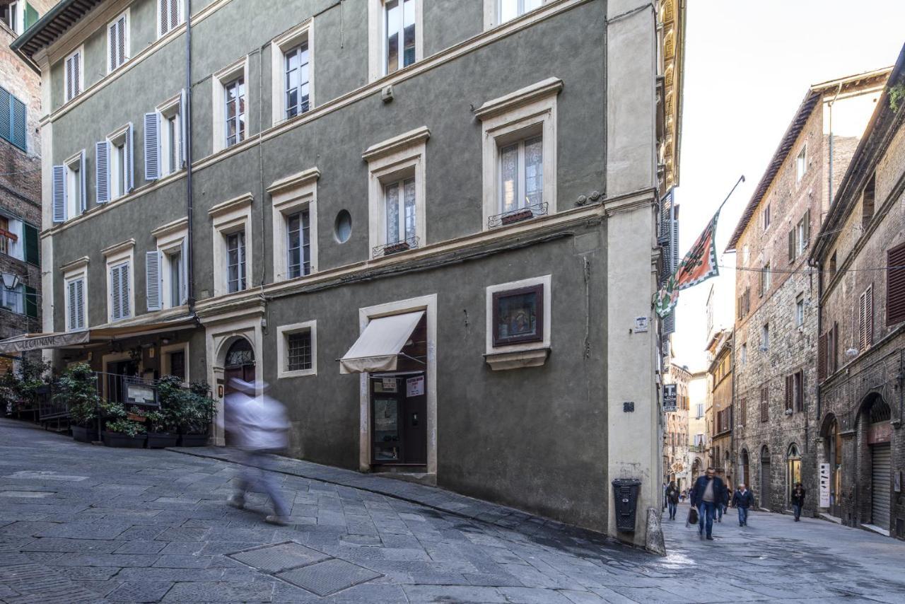 Bed and Breakfast Residenza D'Epoca Le Aquile à Sienne Extérieur photo